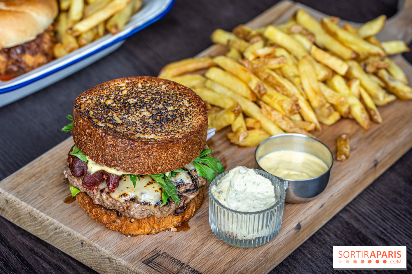 Le meilleur Burger de France 2024 à la Ménagerie du roi par Anthony Pautrat -  Ruminez-moi, le burger gagnant