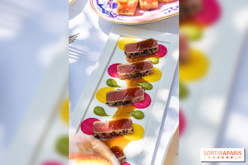La terrasse jardin Summer de la Bauhinia au Shangri-La Paris