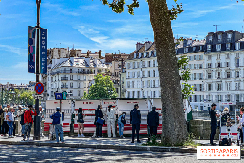 Miu-Miu distribue des livres et des glaces gratuites sur les quais parisiens !