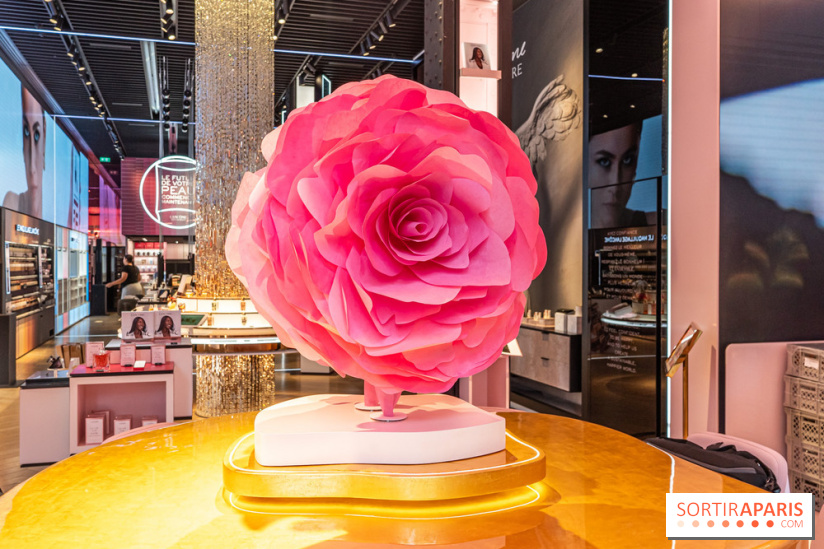 Le Café de la Rose Lancôme par Nina Métayer sur les Champs-Elysées à Paris