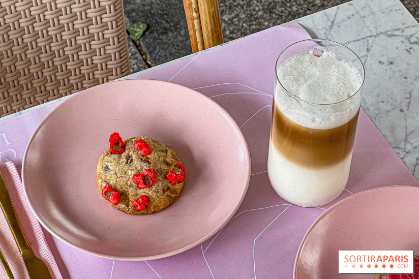 Le Café de la Rose Lancôme par Nina Métayer sur les Champs-Elysées à Paris - Exposition Siège Social Sisley   image00040   1086271