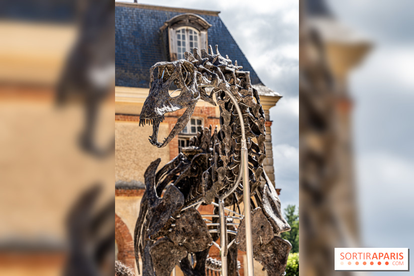 Un dinosaure géant au Château de Dampierre - Jurassique au Château de Dampierre