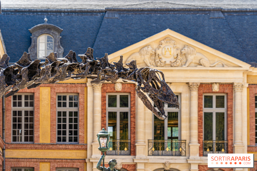 Un dinosaure géant au Château de Dampierre - Jurassique au Château de Dampierre