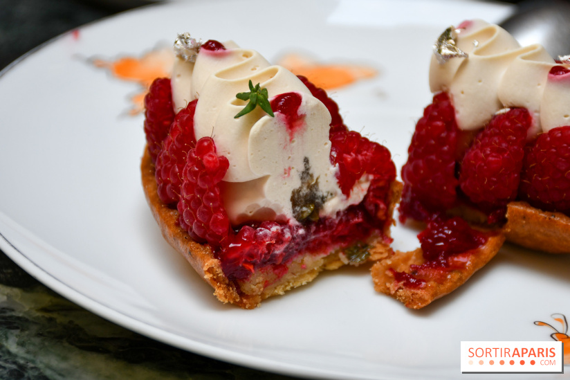 Comestibles comptoir gourmand et terrasse confidentielle par Paul Pairet à l'Hôtel de Crillon