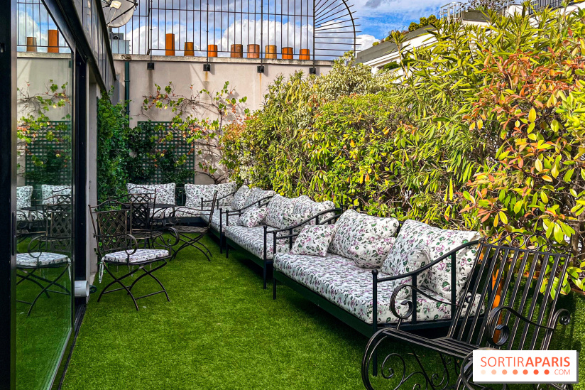 Le Marta, le bar à cocktails perché sur le rooftop de l'Hôtel Barrière Fouquet's Paris tout l'été