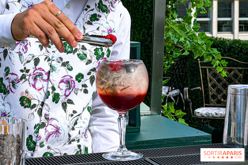 Le Marta, le bar à cocktails perché sur le rooftop de l'Hôtel Barrière Fouquet's Paris tout l'été