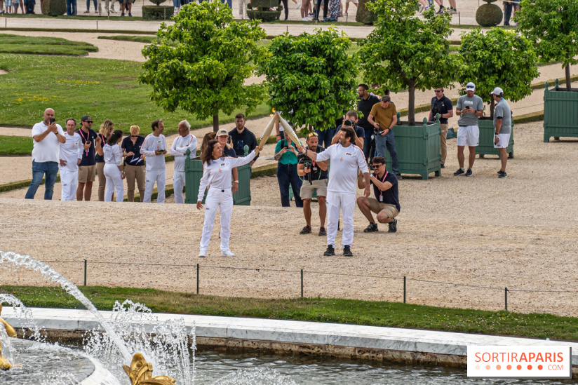 JO Paris 2024 : Les porteurs et relais de la flamme à Versailles -  Patrick Bruel