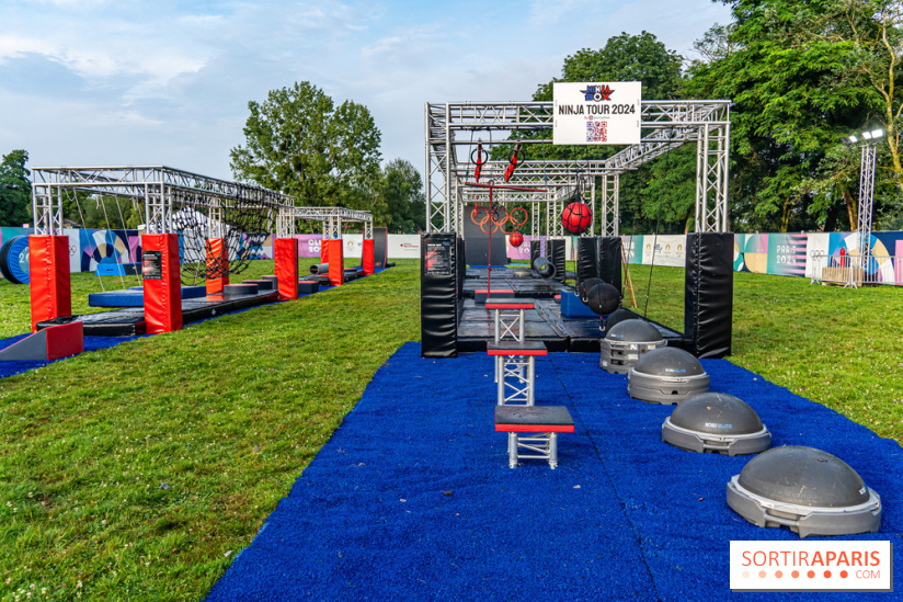 La Fan zone de Saint-Quentin en Yveli!nes, soirée Ofenbach et drones -  A7C0324