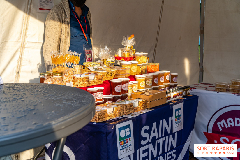 La Fan zone de Saint-Quentin en Yveli!nes, soirée Ofenbach et drones -  A7C0334