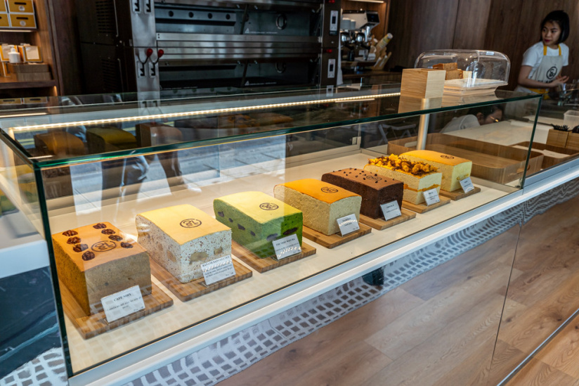Fu Castella : pâtisserie - salon de thé dans le Marais, goûter et tea time - vitrine