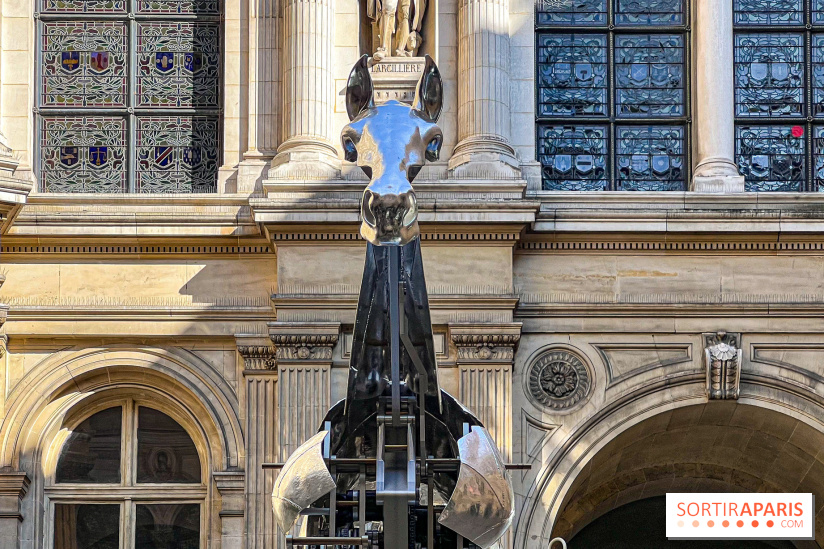 ZEUS, cheval métallique de la cérémonie d'ouverture des JO de Paris 2024 à l'Hôtel de Ville