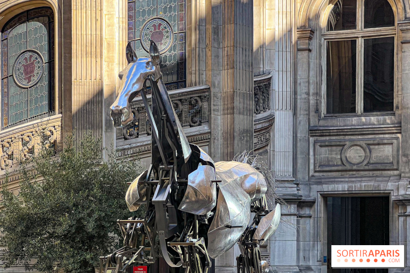 ZEUS, cheval métallique de la cérémonie d'ouverture des JO de Paris 2024 à l'Hôtel de Ville - image00030