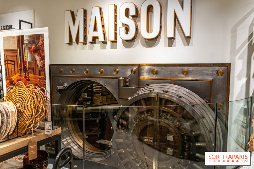 Le coffre fort historique du Monoprix des Champs-Elysées