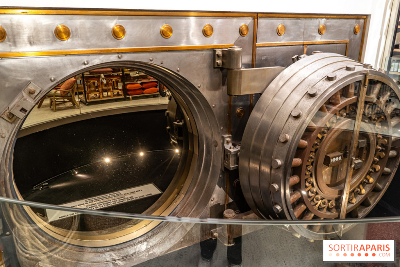 Le coffre fort historique du Monoprix des Champs-Elysées -  A7C1540