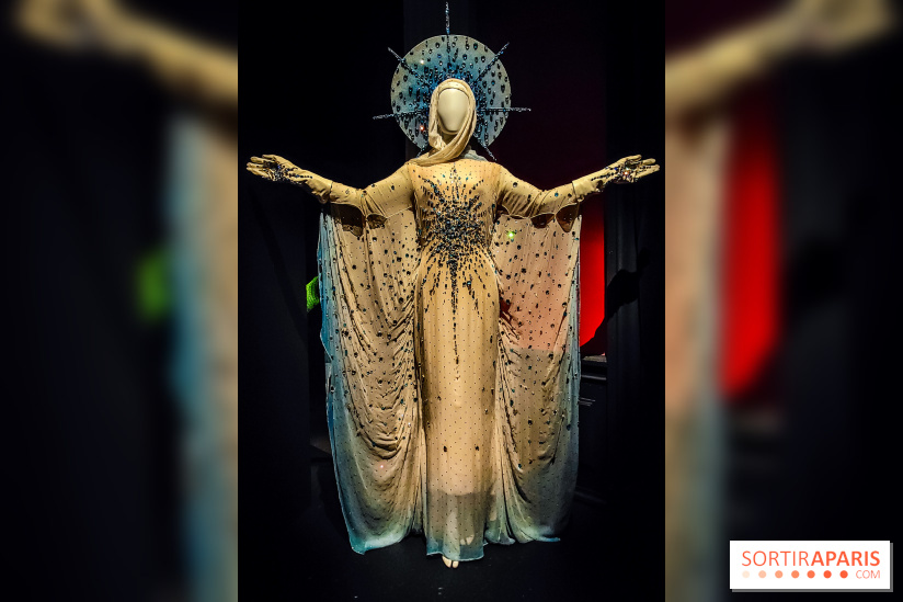 Stephen Jones, chapeaux d'artistes : l'exposition insolite et créative se dévoile au Palais Galliera - IMG20241017102629