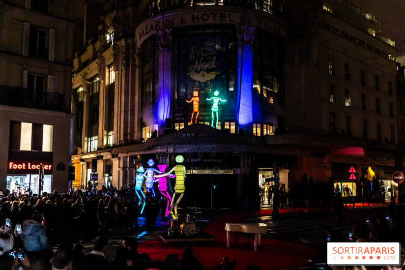 Inauguration des vitrines et décorations de Noël du BHV Marais 2024 avec Léna Mahfouf, Adriana Karembeu et Marc Lavoine