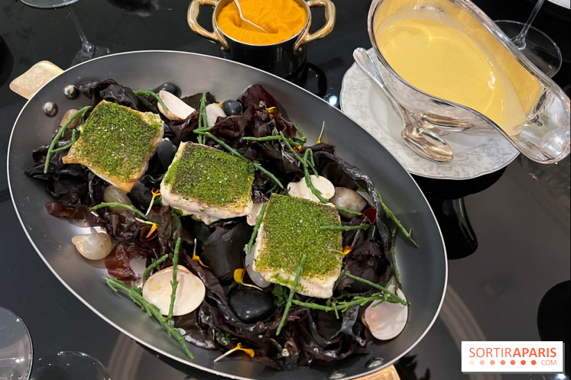 Le Grand Diner, Hôtel San Régis - Loup de mer en persillade