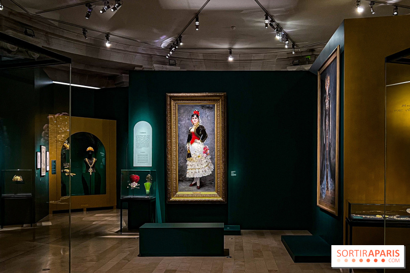 Bijoux de scène de l'Opéra de Paris : l'exposition de parures merveilleuses au Palais Garnier - IMG 2468 jpg