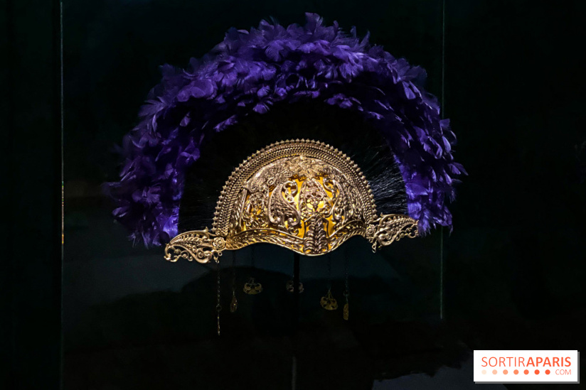 Bijoux de scène de l'Opéra de Paris : l'exposition de parures merveilleuses au Palais Garnier - IMG 2484