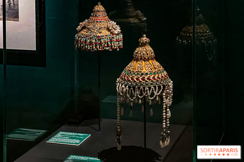 Bijoux de scène de l'Opéra de Paris : l'exposition de parures merveilleuses au Palais Garnier - IMG 2496