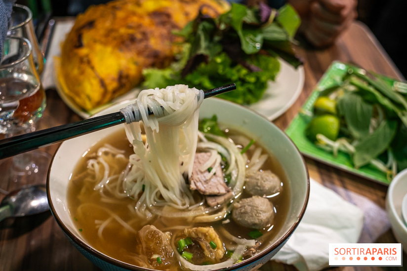 Pho Bom, le restaurant vietnamien, temple du pho et des nouilles Paris 13e -  pho bò đặc biệt