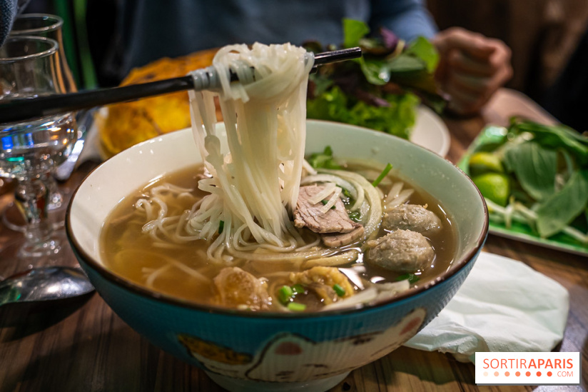 Pho Bom, le restaurant vietnamien, temple du pho et des nouilles Paris 13e -  pho bò đặc biệt