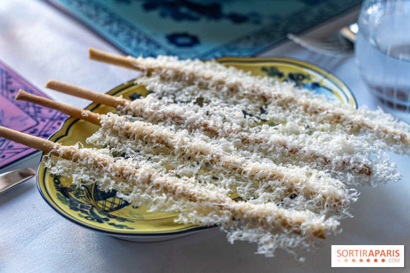 Café Ginori à Paris - tea time et apéritivo Place Vendôme - gressin parmigiano