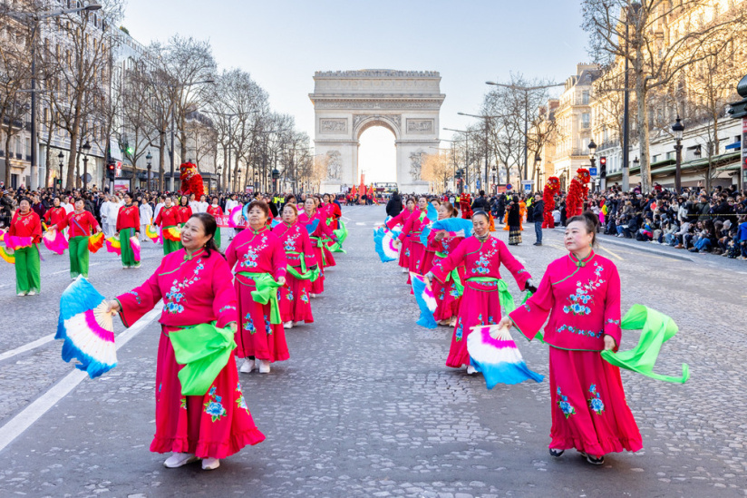 Défilé du Nouvel An Chinois sur les Champs-Élysées 2025