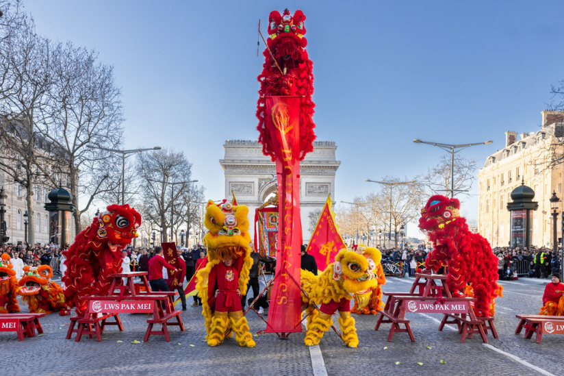 Défilé du Nouvel An Chinois sur les Champs-Élysées 2025