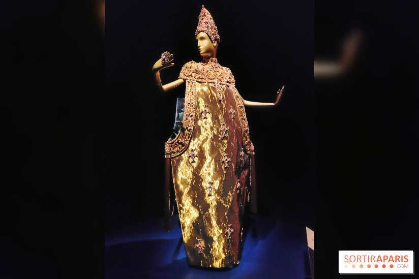 Au fil de l'or : l'expo brillante sur l'or dans l'art de la mode au musée du Quai Branly - photos - fotor 1739184178304
