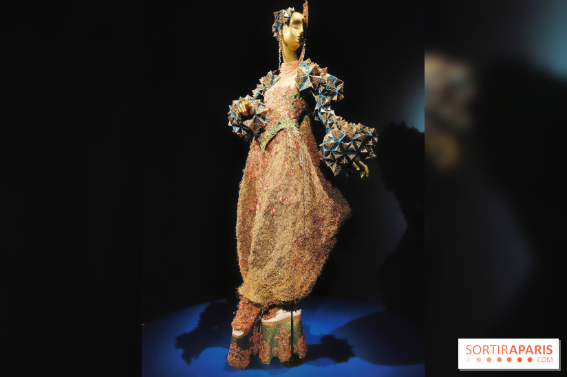 Au fil de l'or : l'expo brillante sur l'or dans l'art de la mode au musée du Quai Branly - photos