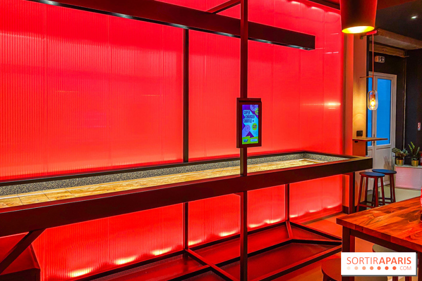 Pucks, l'enseigne de shuffleboard à Poissonnière - IMG 4436