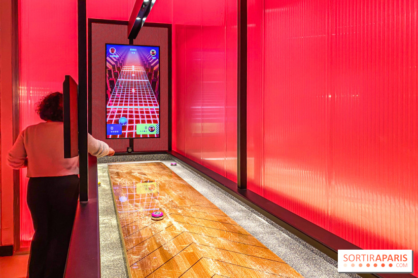 Pucks, l'enseigne de shuffleboard à Poissonnière - IMG 4437