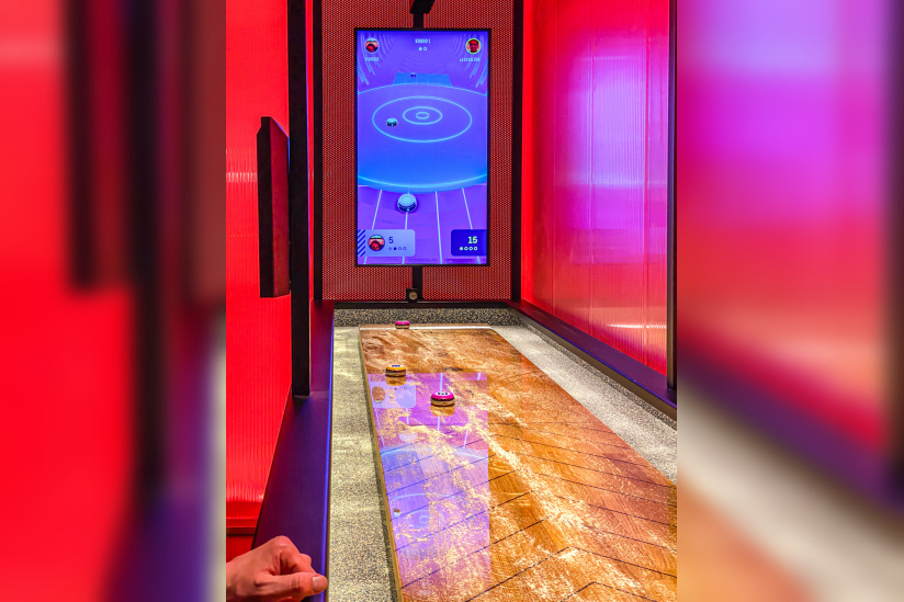 Pucks, l'enseigne de shuffleboard à Poissonnière - IMG 4442