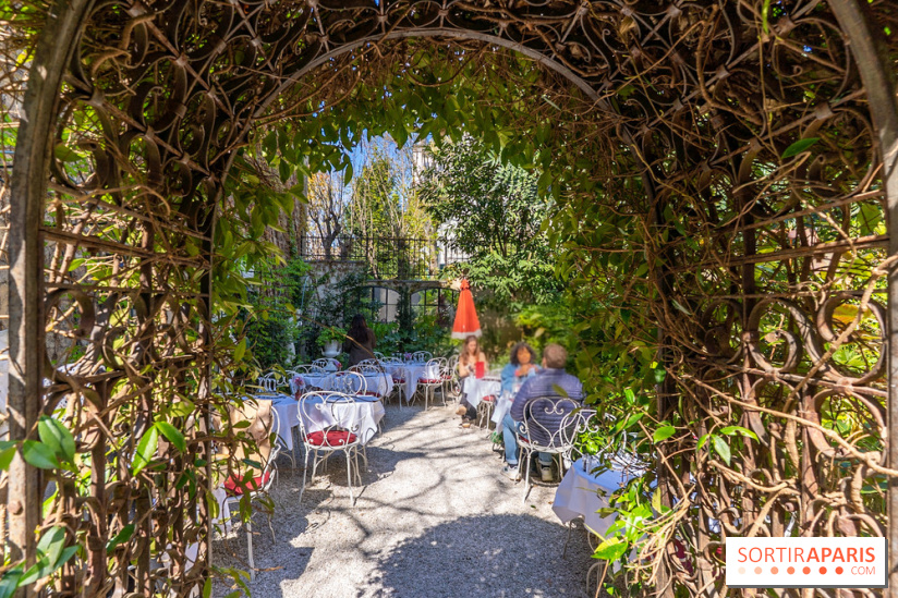 Terrasse de l'Hôtel Particulier, le jardin verdoyant au cœur de Montmartre - photo - A7C06390 HDR