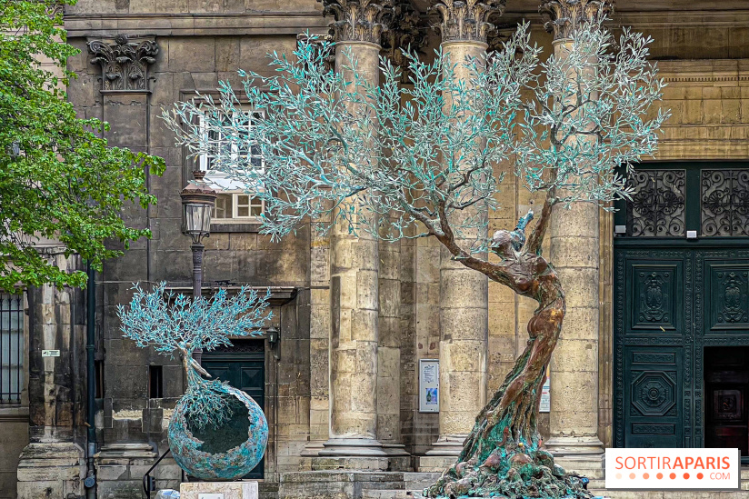 Exposition en plein air des œuvres monumentales d'Andrea Roggi, quartier Faubourg Saint-Honoré