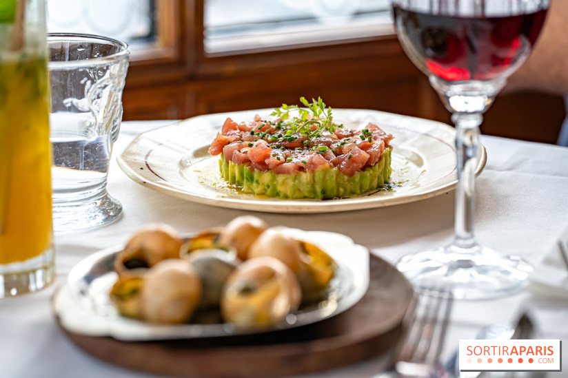 Margaux, le restaurant français typique, face à la Tour Eiffel - A7C09261