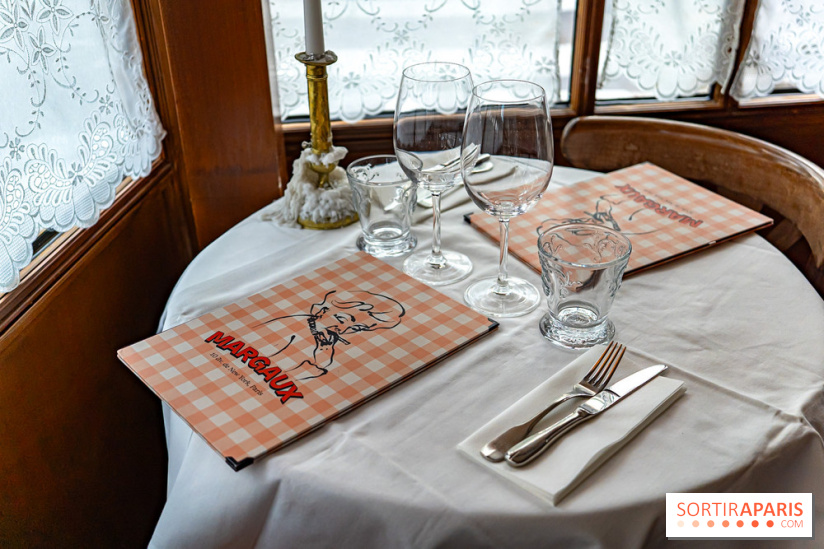 Margaux, le restaurant français typique, face à la Tour Eiffel - A7C09241