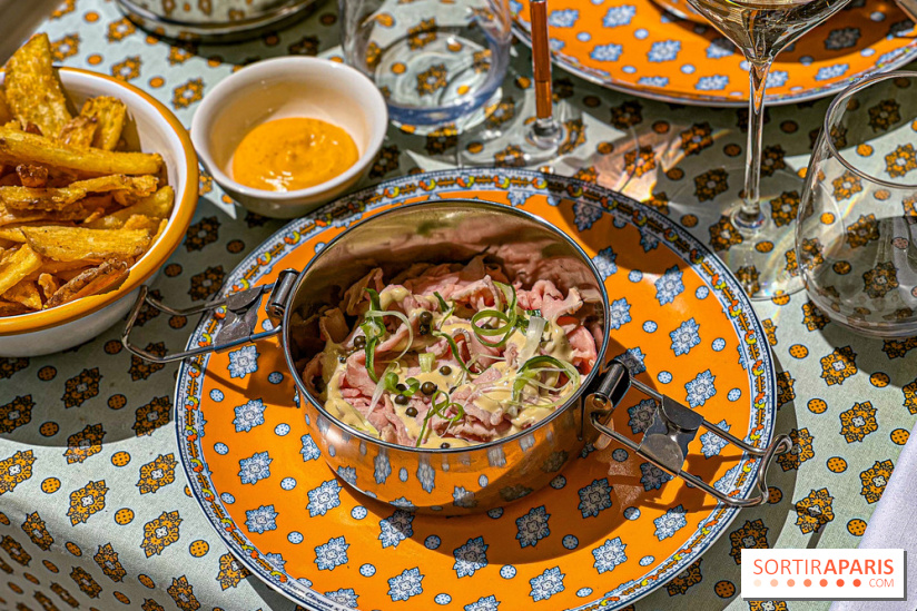 La terrasse estivale du Printemps Haussmann 2025 avec vue sur Paris et la Tour Eiffel  - image00026