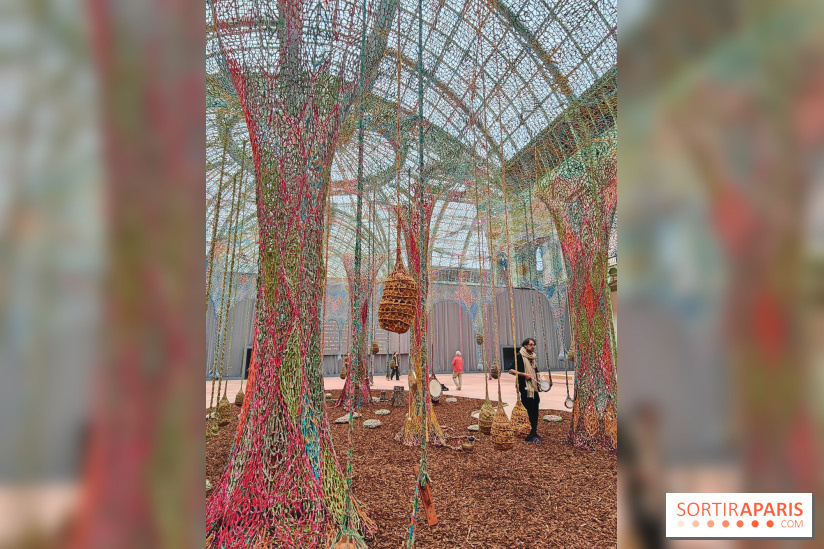 Ernesto Neto tisse une nouvelle installation monumentale gratuite au Grand Palais, nos photos