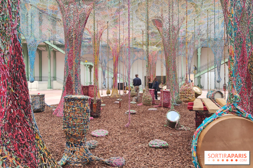 Ernesto Neto tisse une nouvelle installation monumentale gratuite au Grand Palais, nos photos - fotor 1749119839683
