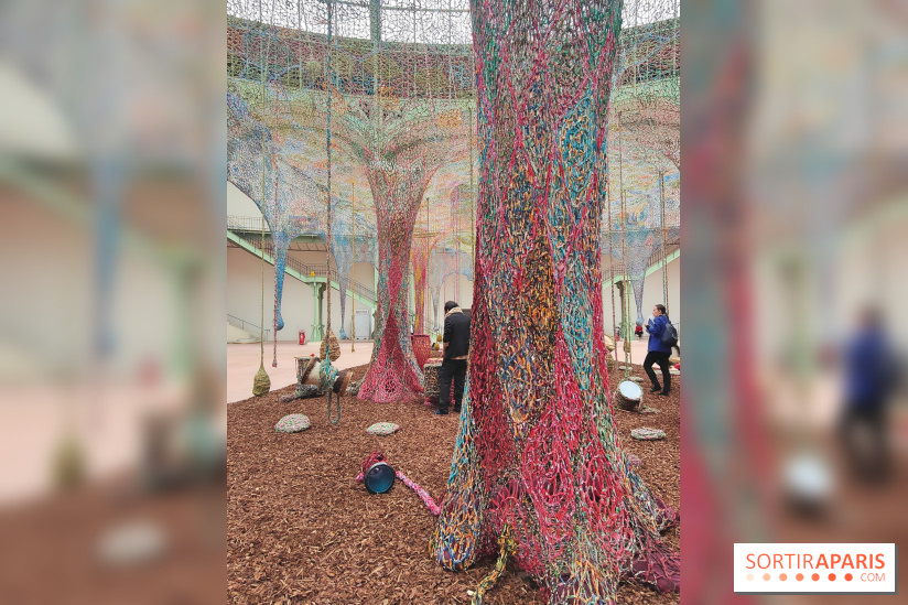 Ernesto Neto tisse une nouvelle installation monumentale gratuite au Grand Palais, nos photos