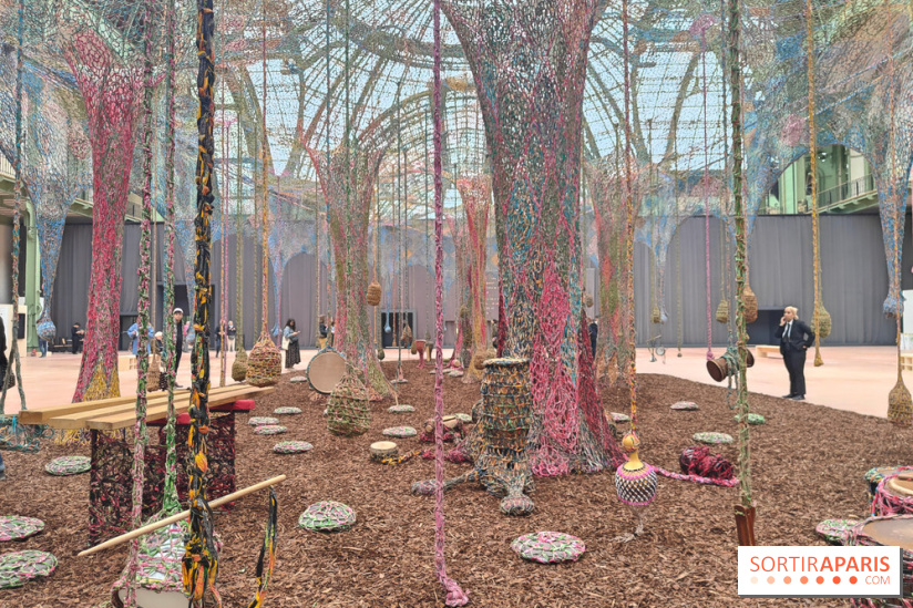 Ernesto Neto tisse une nouvelle installation monumentale gratuite au Grand Palais, nos photos