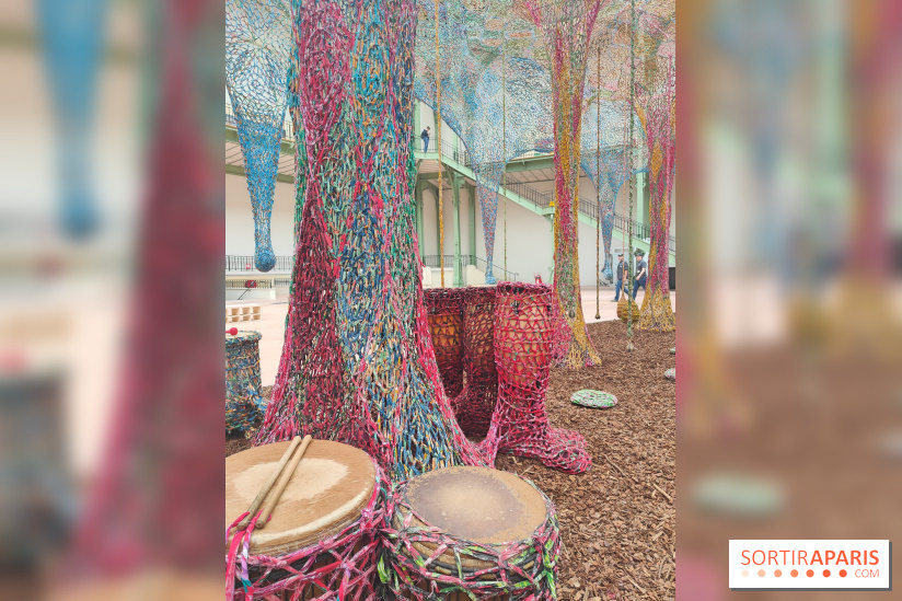 Ernesto Neto tisse une nouvelle installation monumentale gratuite au Grand Palais, nos photos