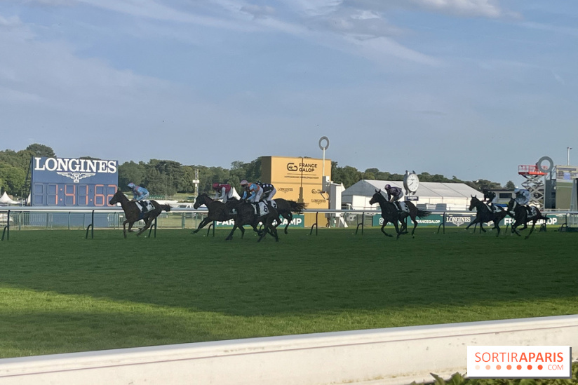 Jeuxdi by Longchamp - course hippique