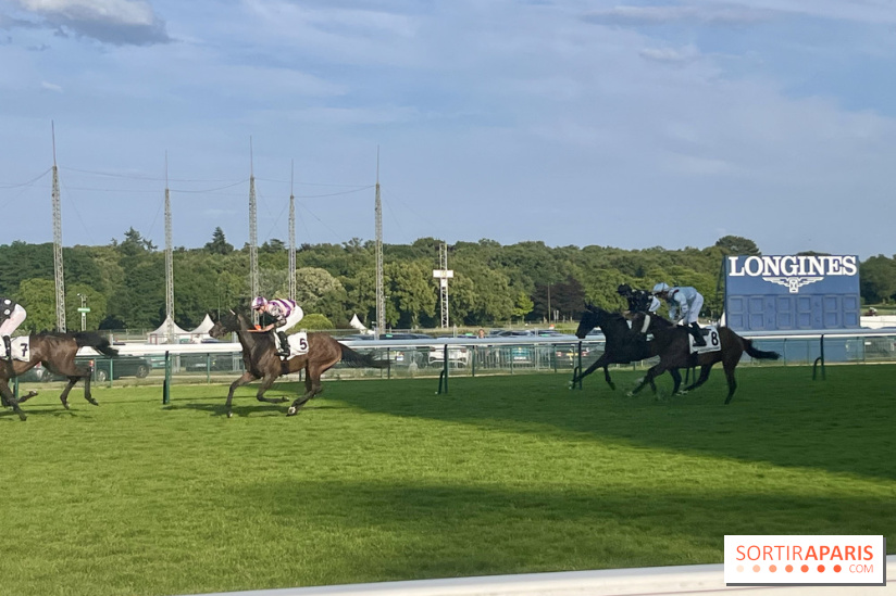 Jeuxdi by Longchamp - course hippique