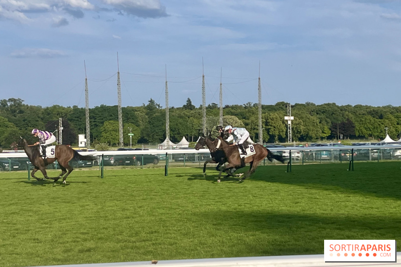Jeuxdi by Longchamp - course hippique