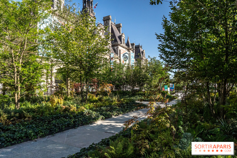 Hôtel de Ville - De Paris à Belem - Forêt Urbaine - Obey  - A7C03311