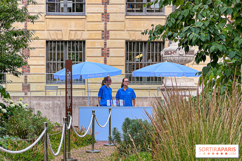 Miu Miu Summer Reads : la maison italienne ouvre un pop up et distribue des livres gratuits à Paris