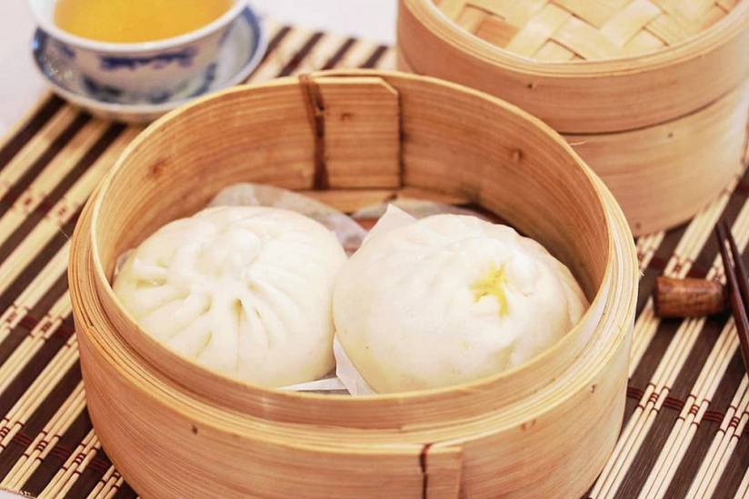 Les Banh Bao chez HOA NAM - brioche asiatique dans panier